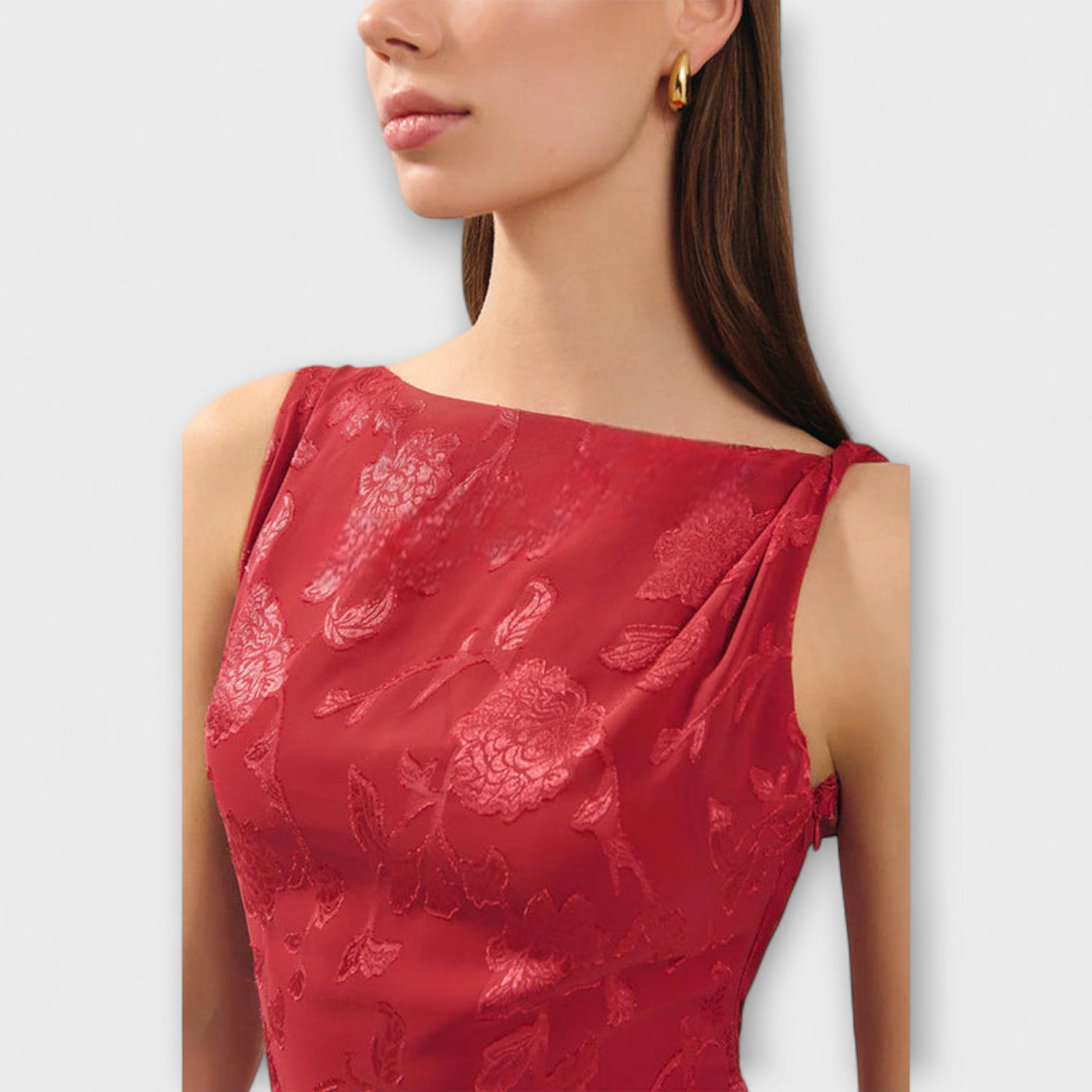 נועה | שמלת מקסי אלגנטית עם מחשוף עגול בגזרה נשית ומוקפדת