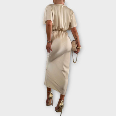 אסתר | שמלת סאטן ארוכה עם מחשוף V ועיצוב קלאסי לאירועים מיוחדים