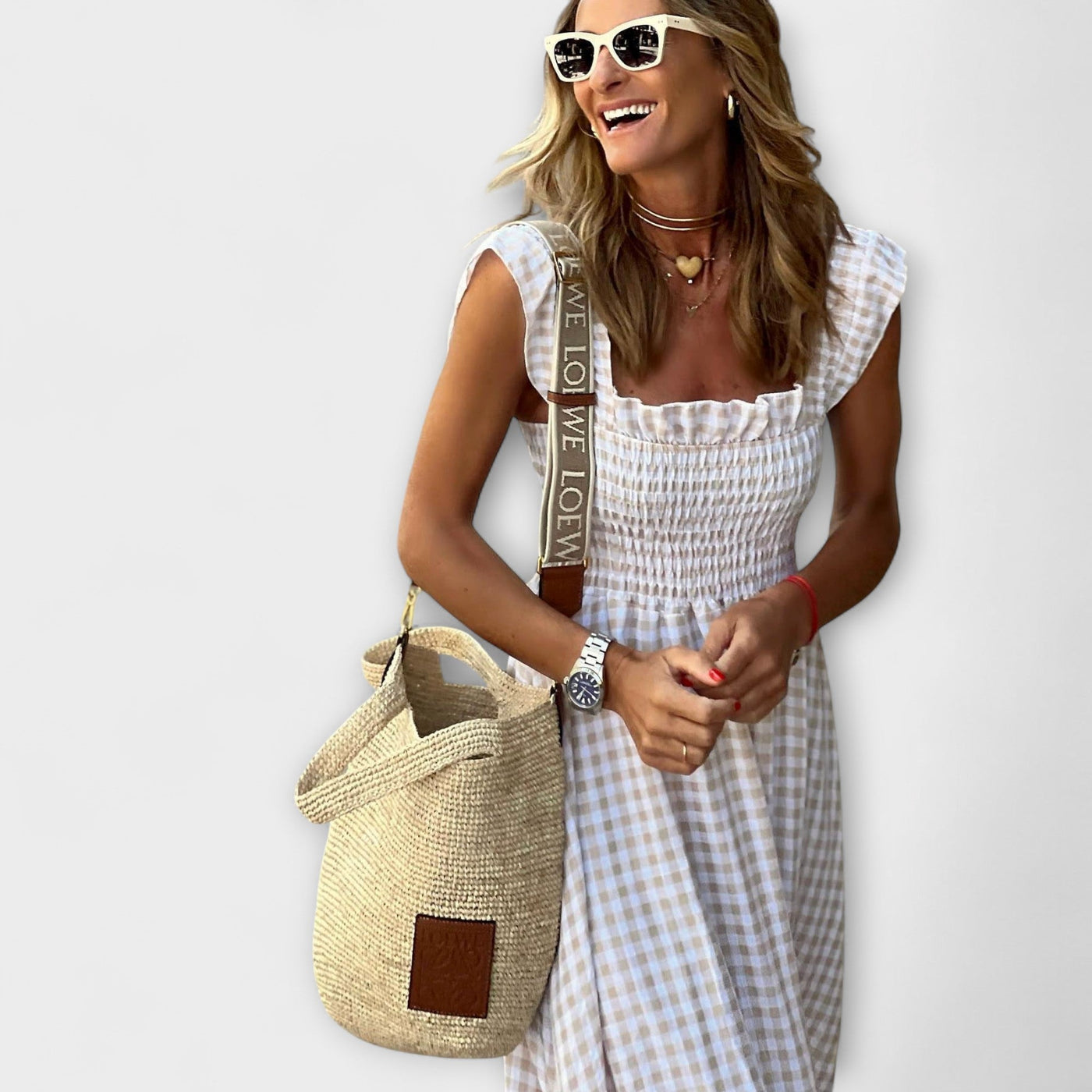 שושנה | שמלת מקסי משובצת עם שרוולים מתנפנפים וגזרה מחמיאה