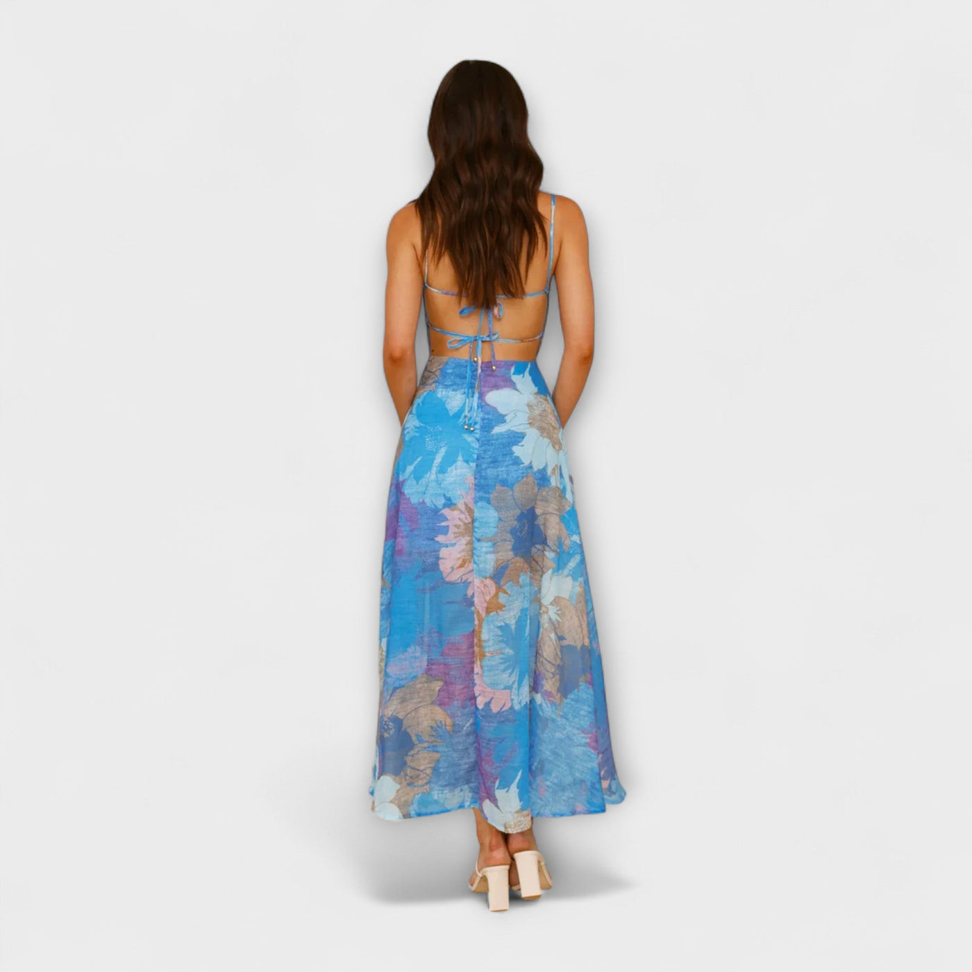 ליאור | שמלת פרחים אלגנטית ונועזת