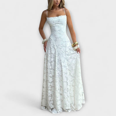 מיכל | שמלת מקסי ז’קארד פרחונית עם מחשוף שיפון וקפלים אלגנטיים