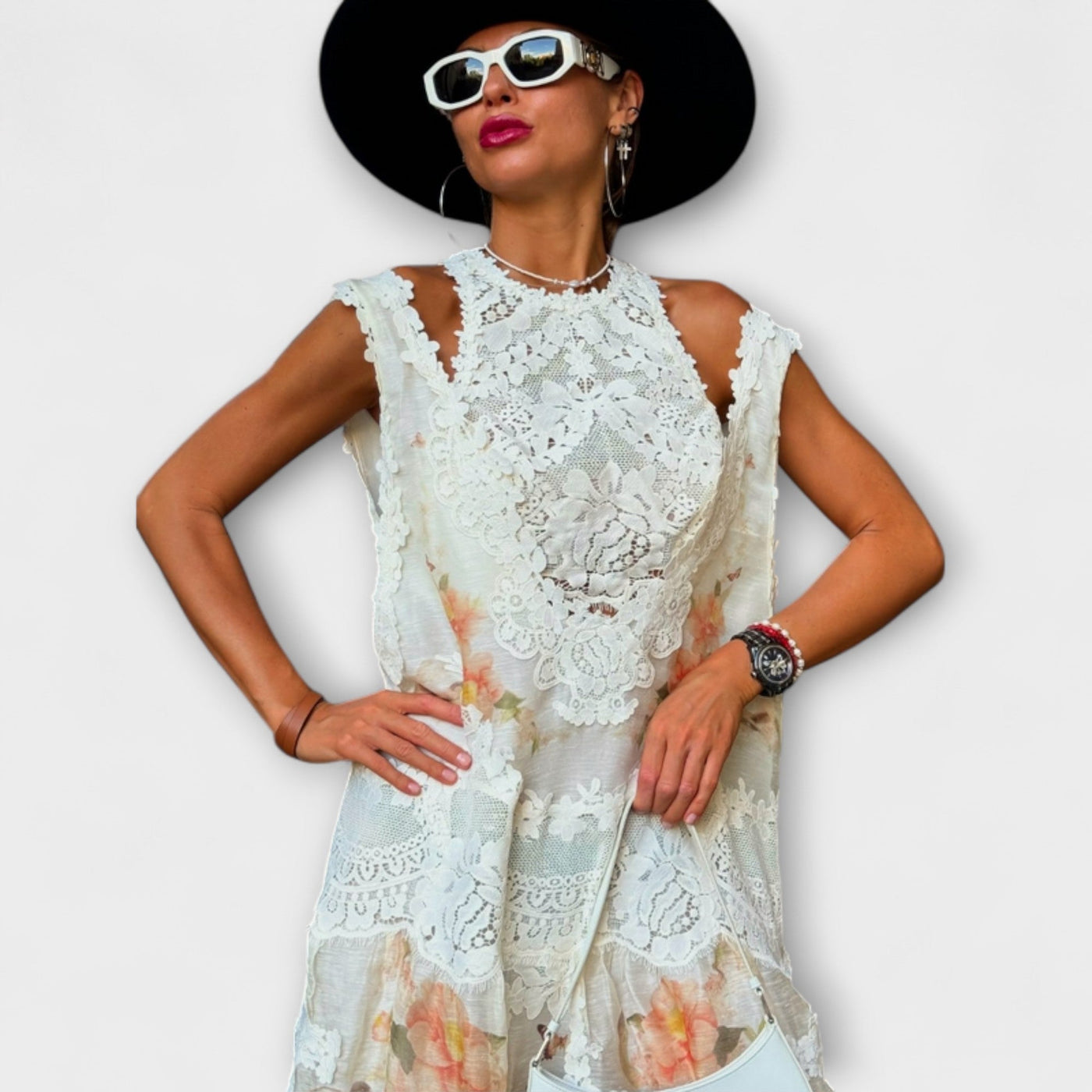 אודליה | שמלת תחרה ארוכה באלגנטיות נצחית