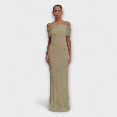 כרמלה | שמלת סריג נשית בנגיעות רומנטיות