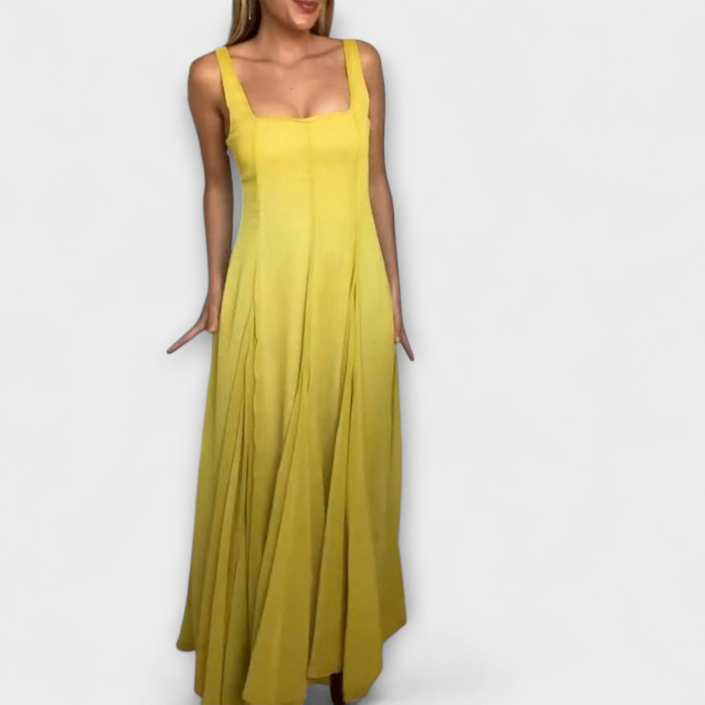 רות | שמלת קלאסית עם מחשוף מרובע ונגיעה של רטרו מודרני