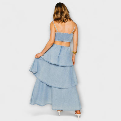 שושנה | שמלת מקסי ג׳ינס ייחודית עם נגיעה רכה של אלגנטיות