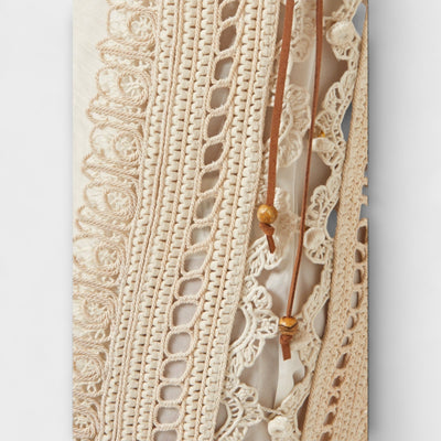 יעל | שמלת מקסי אורגנזה קרם בעבודת יד עם פרטים שקופים אלגנטיים