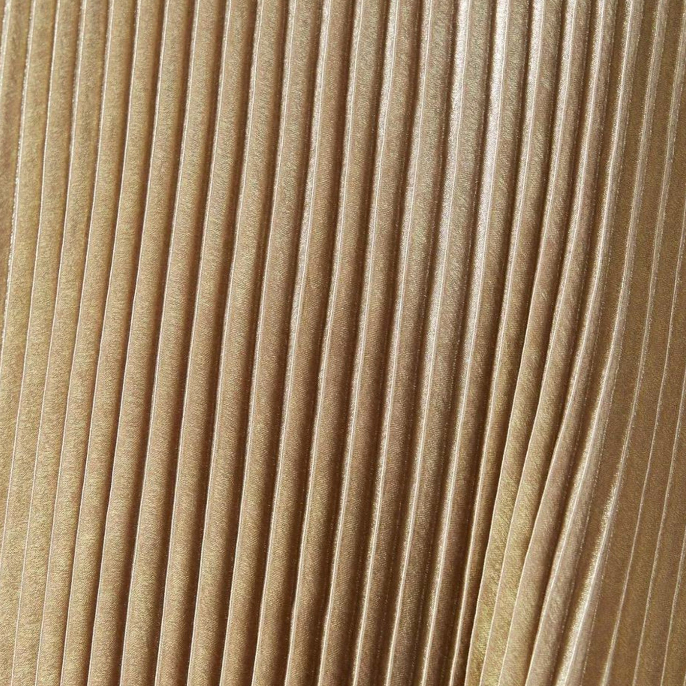 יעל | שמלת מקסי פליסה פרחונית עם מחוך עדין ונגיעה של יוקרה רכה