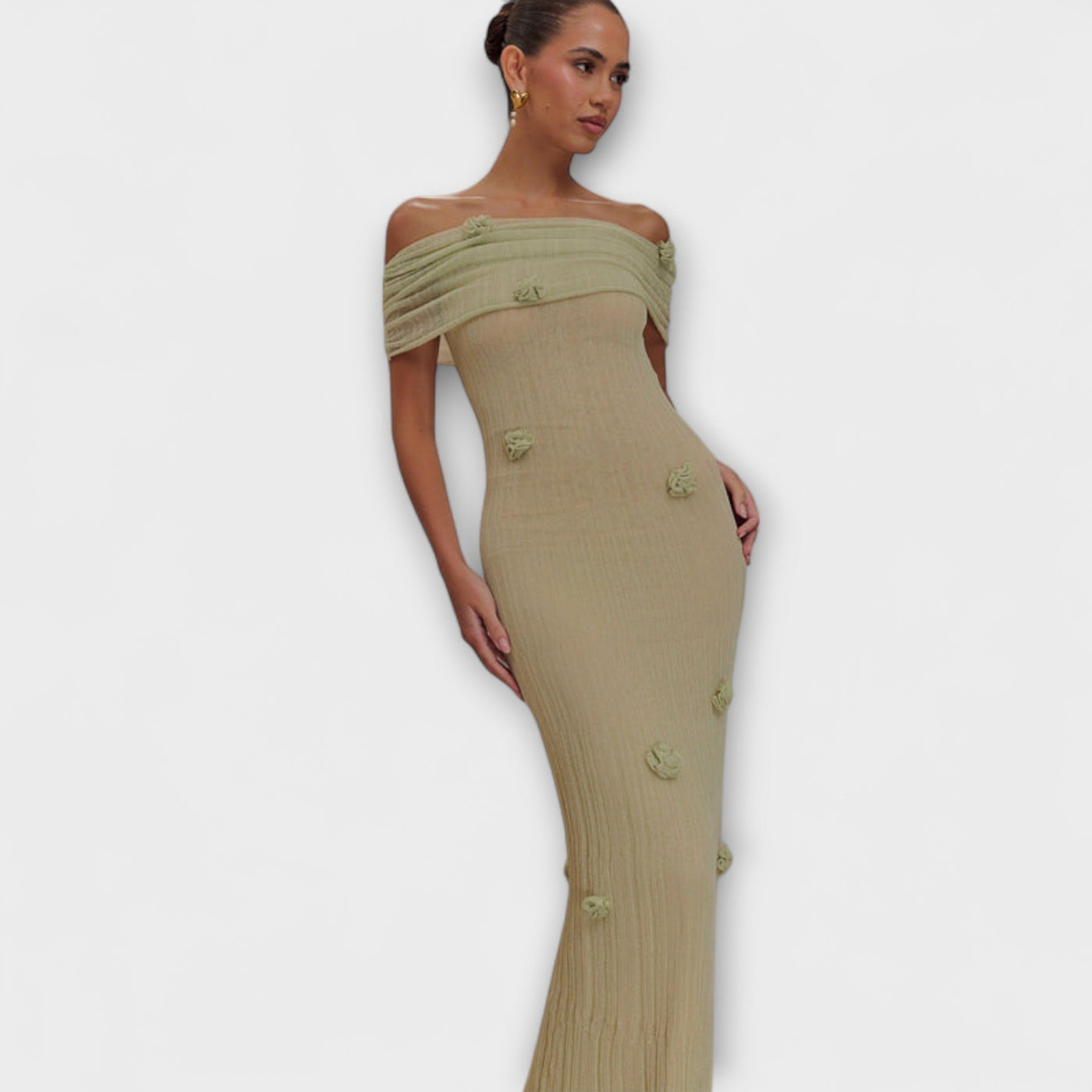 כרמלה | שמלת סריג נשית בנגיעות רומנטיות