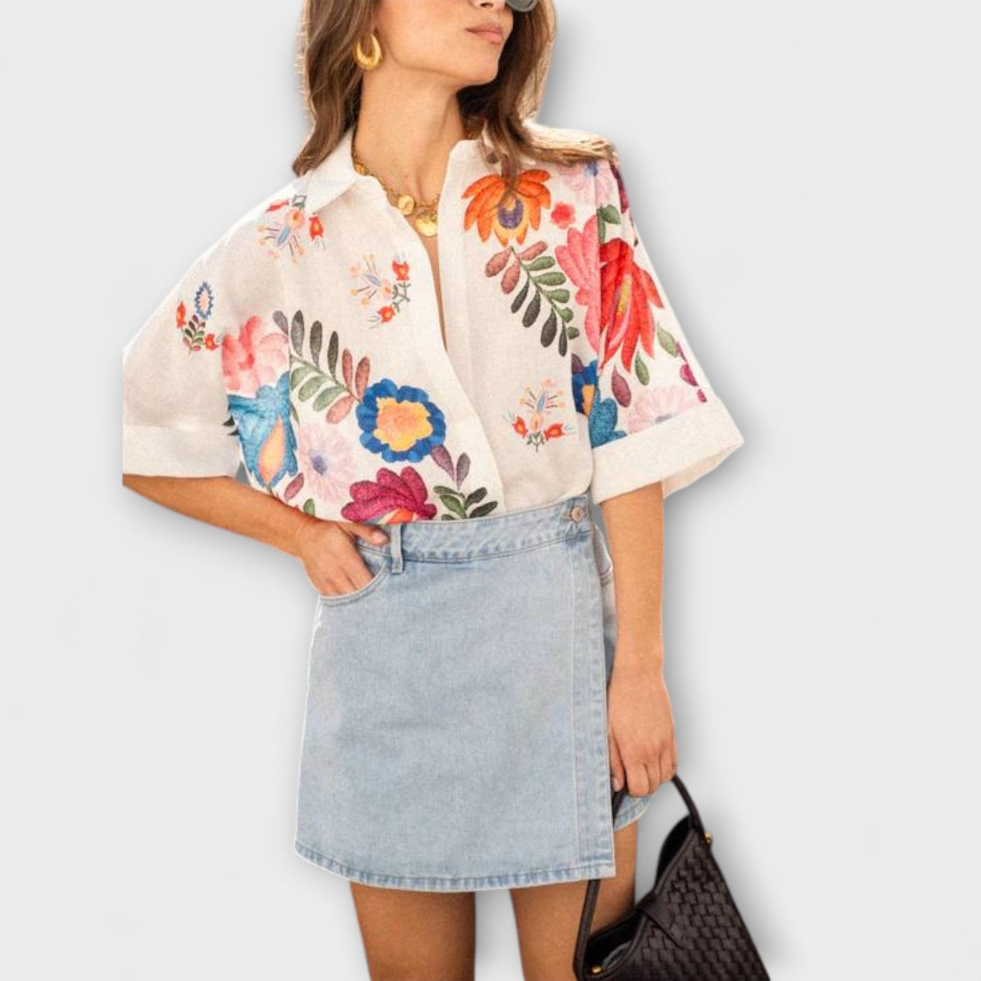 קרלה - חולצת קצרה בוהמיינית בדוגמת פרחים