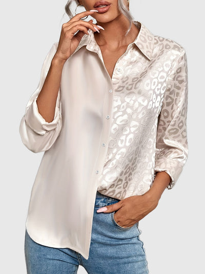 Amar™ Gwendolyn - חולצת סאטן דו-גוונית עם הדפס ג'קארד מנומר