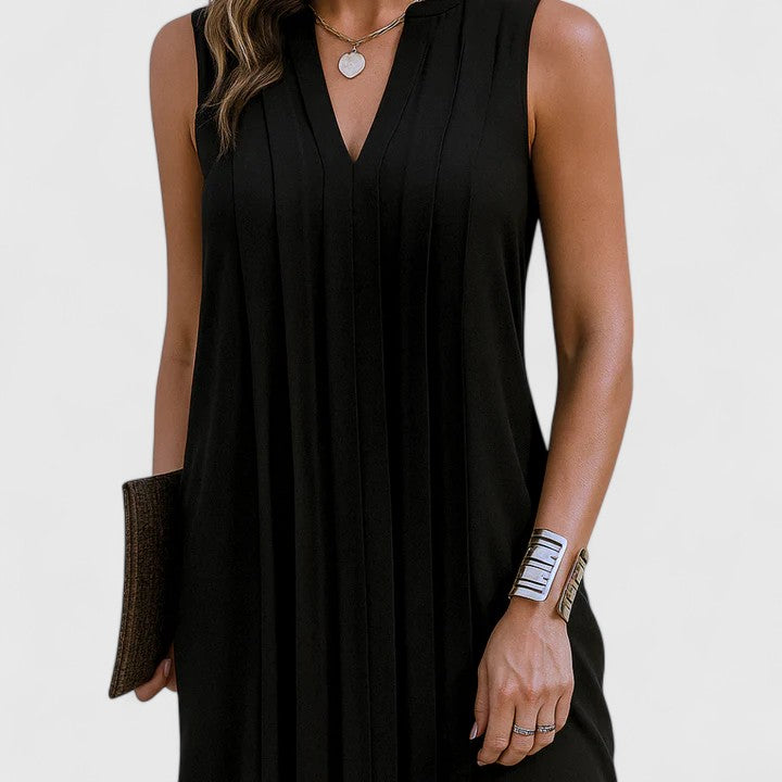 קלרהילד - שמלה אלגנטית ומחמיאה עם צווארון וי