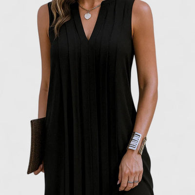 קלרהילד - שמלה אלגנטית ומחמיאה עם צווארון וי