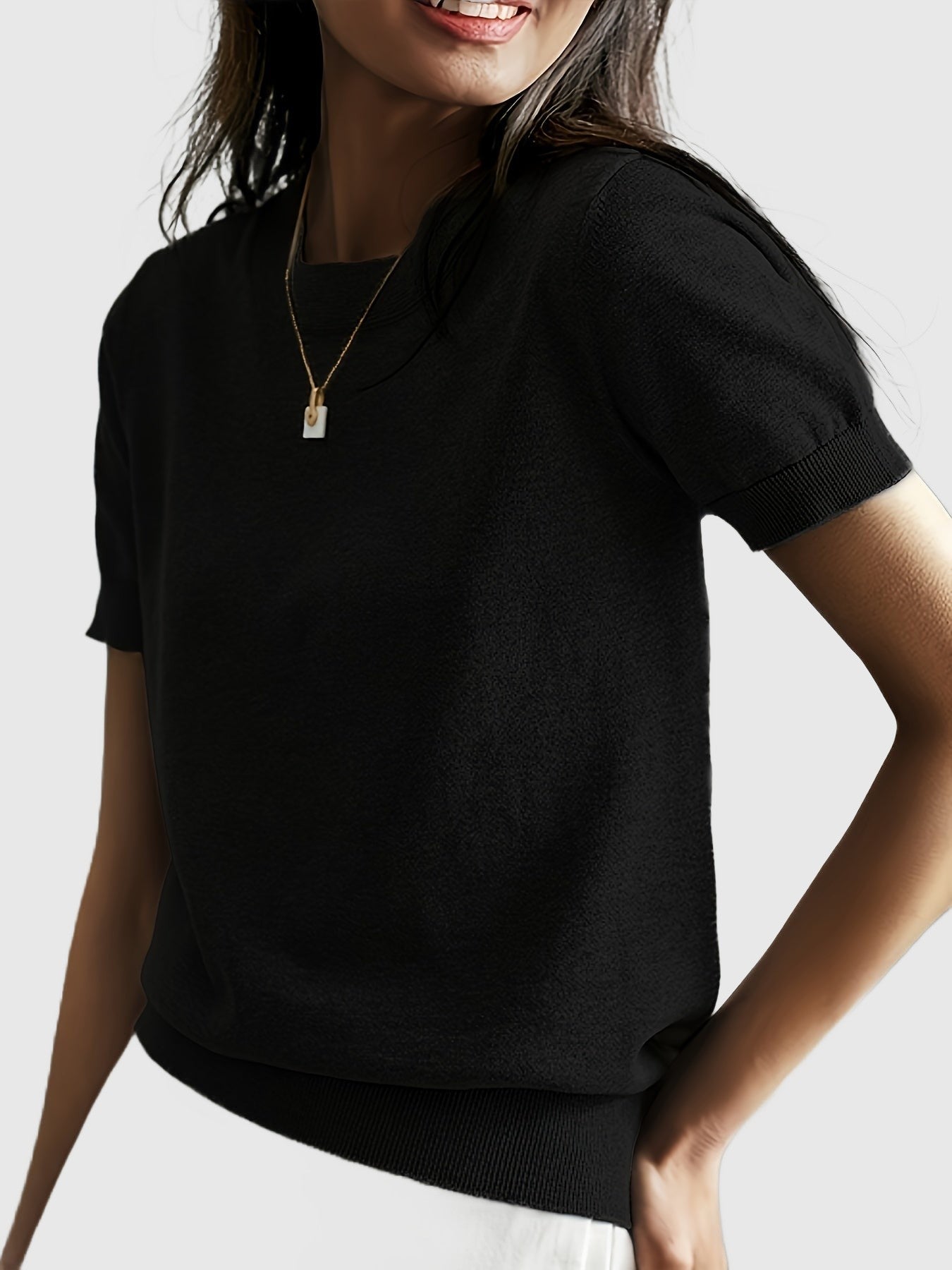 Amar™ Hila - חולצת טי שירט קז'ואל בעלת גמישות גבוהה