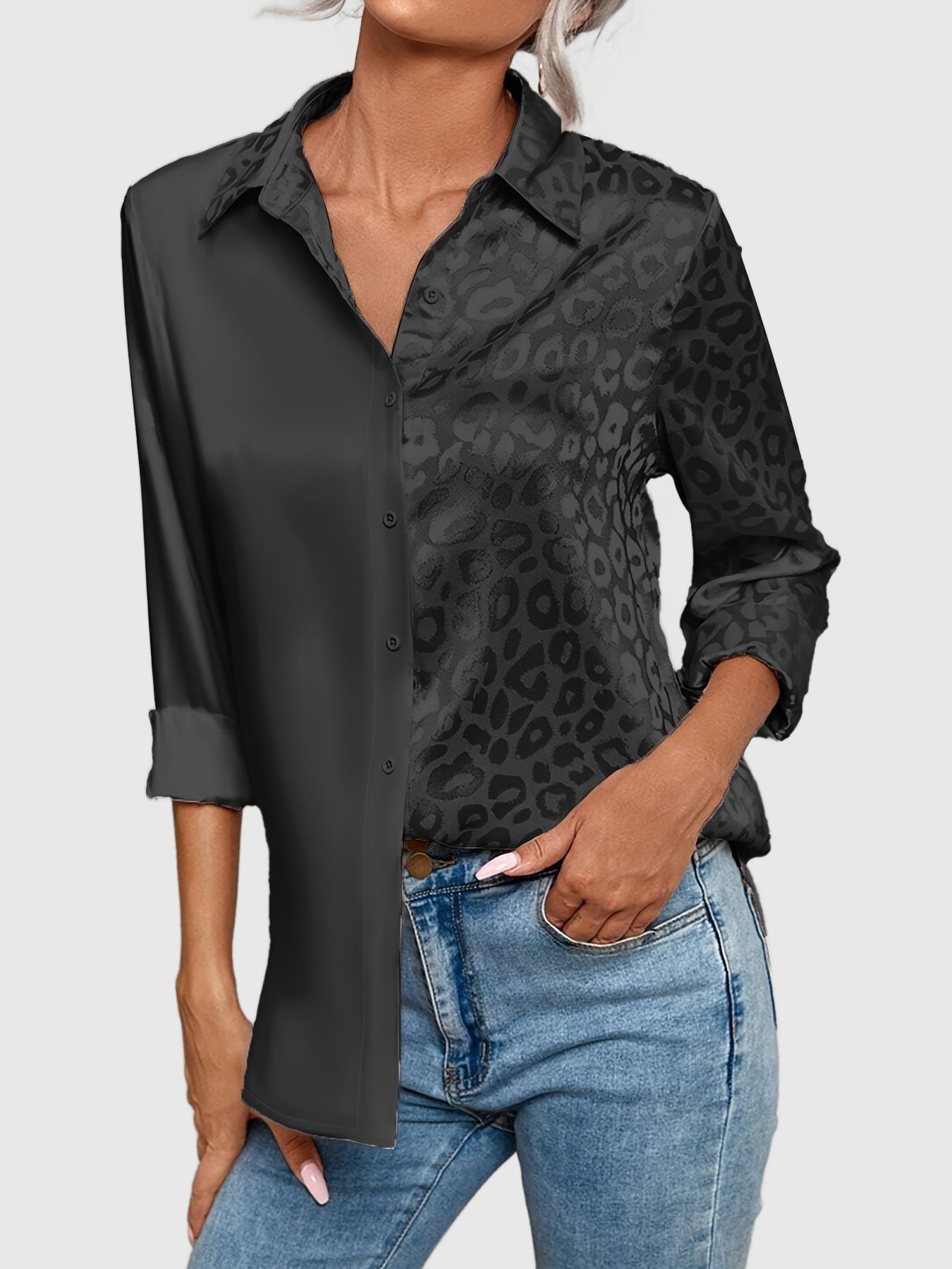 Amar™ Gwendolyn - חולצת סאטן דו-גוונית עם הדפס ג'קארד מנומר