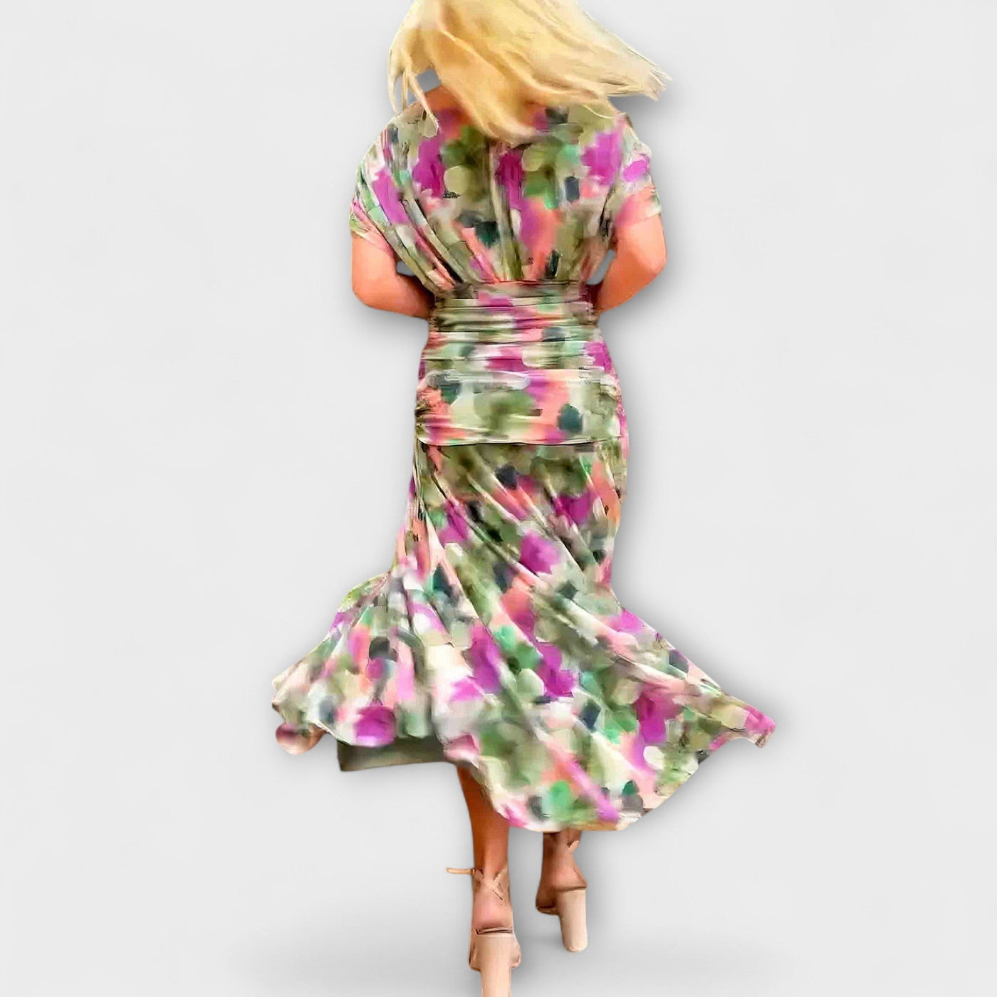 מירית | שמלת מקסי פרחונית עם מחשוף V ועיצוב מחויט במותן