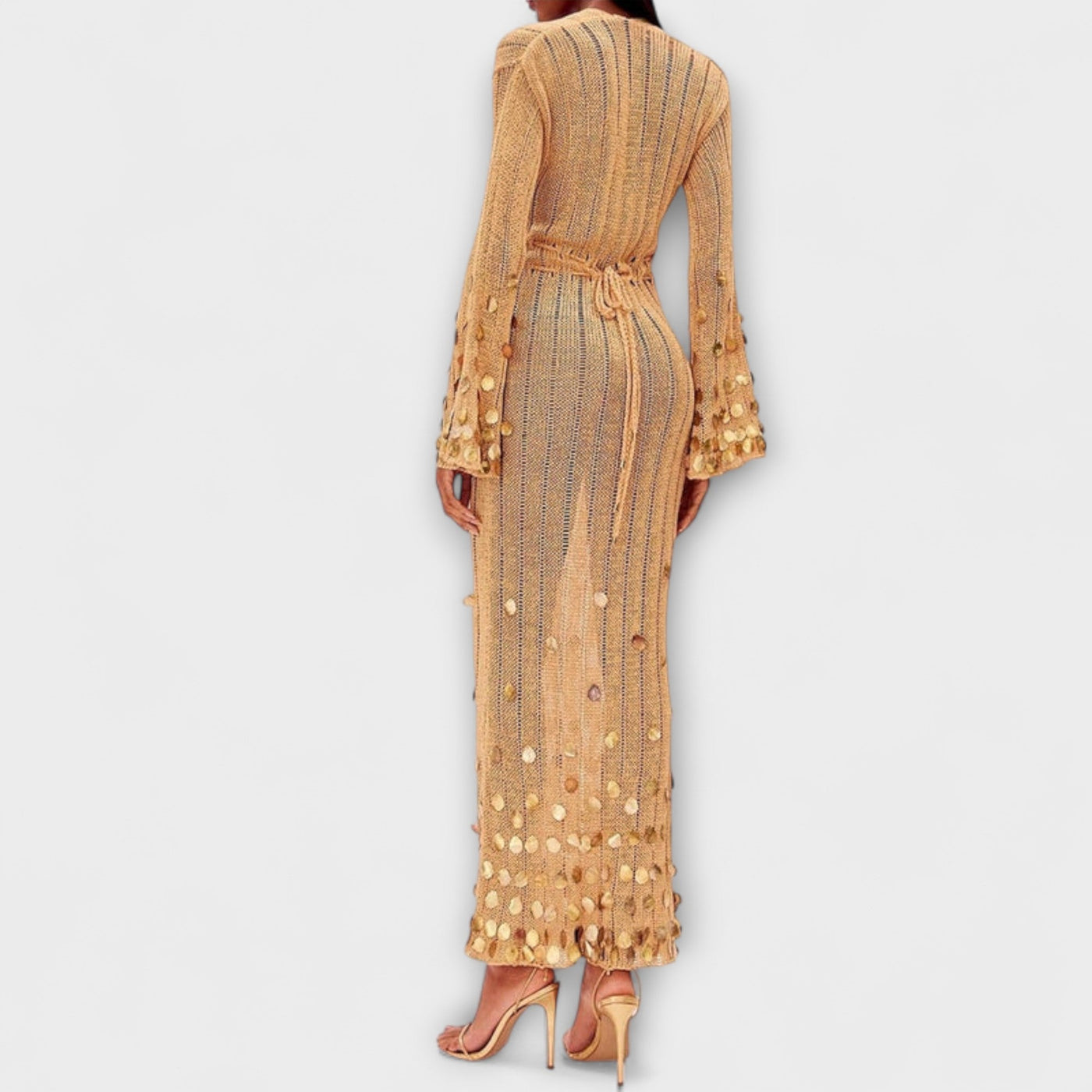 ורד | שמלת קרושה זהובה עם מחשוף V ונצנוץ אלגנטי