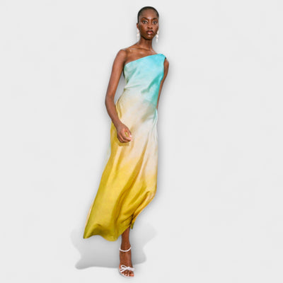 יערה | שמלת כתף אחת באור כחול זוהר