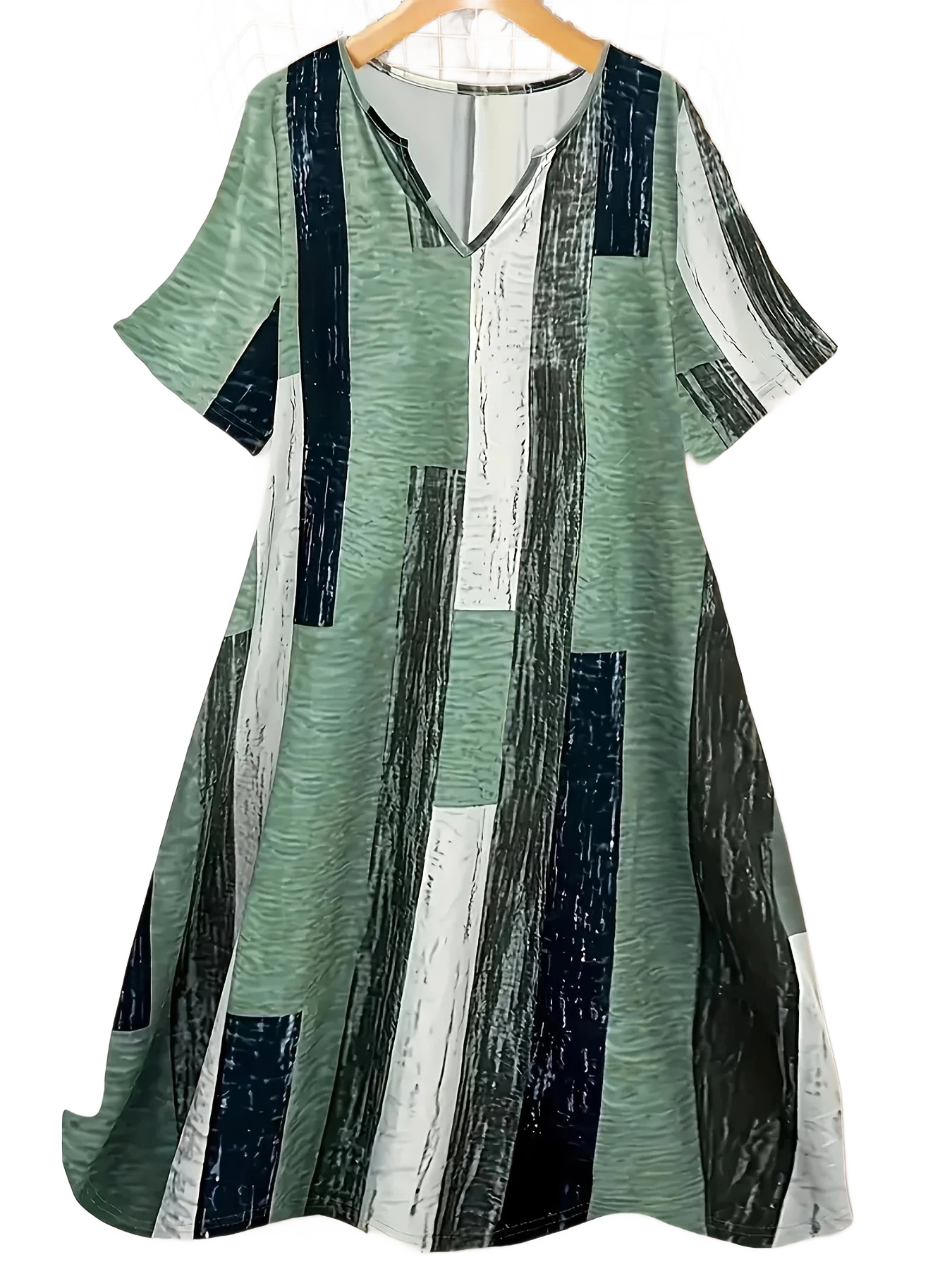 Amar™ Yaara - שמלה מפוספסת עם מחשוף V