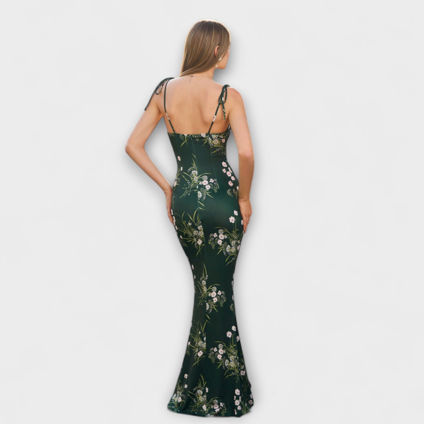 ליאורה | שמלת בודי קון פרחונית באלגנטיות מחבקת קימורים