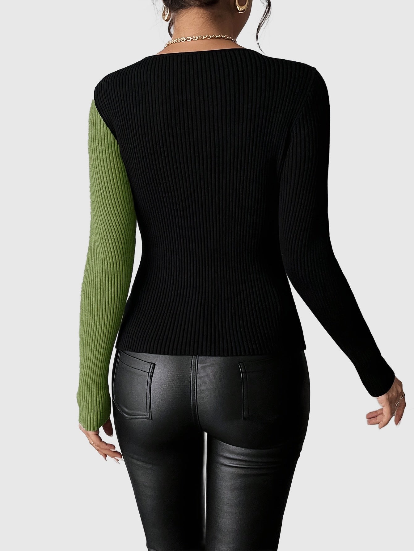 Amar™ Rachel - חולצת סריג עם מחשוף V ארוך שרוול