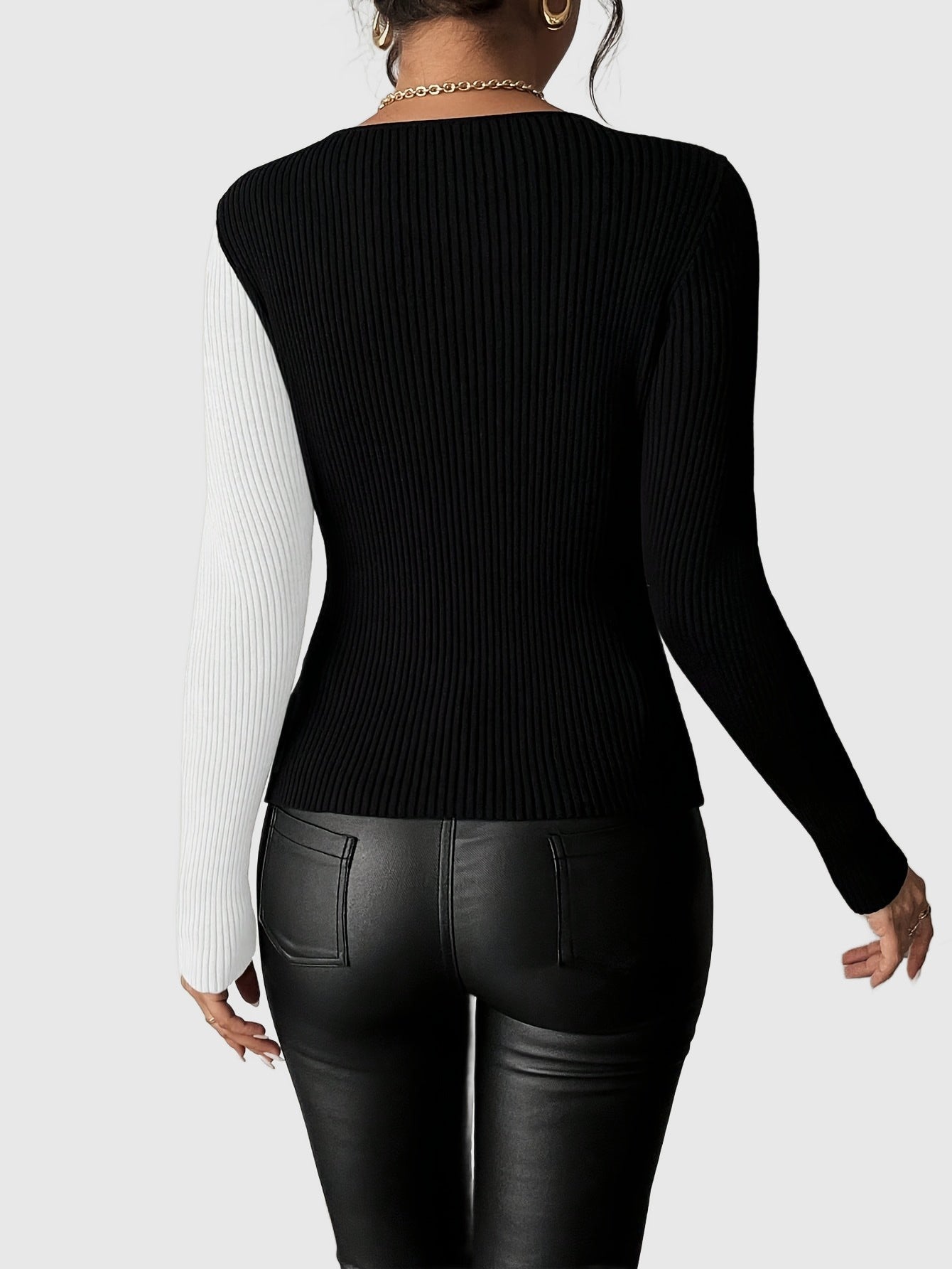 Amar™ Rachel - חולצת סריג עם מחשוף V ארוך שרוול