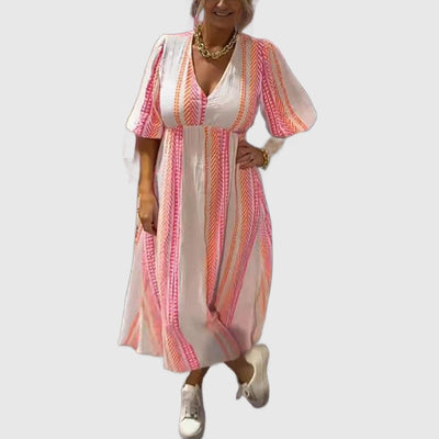 Amar Tjitske - שמלת קיץ עם צווארון V ומכנסיים קצרים